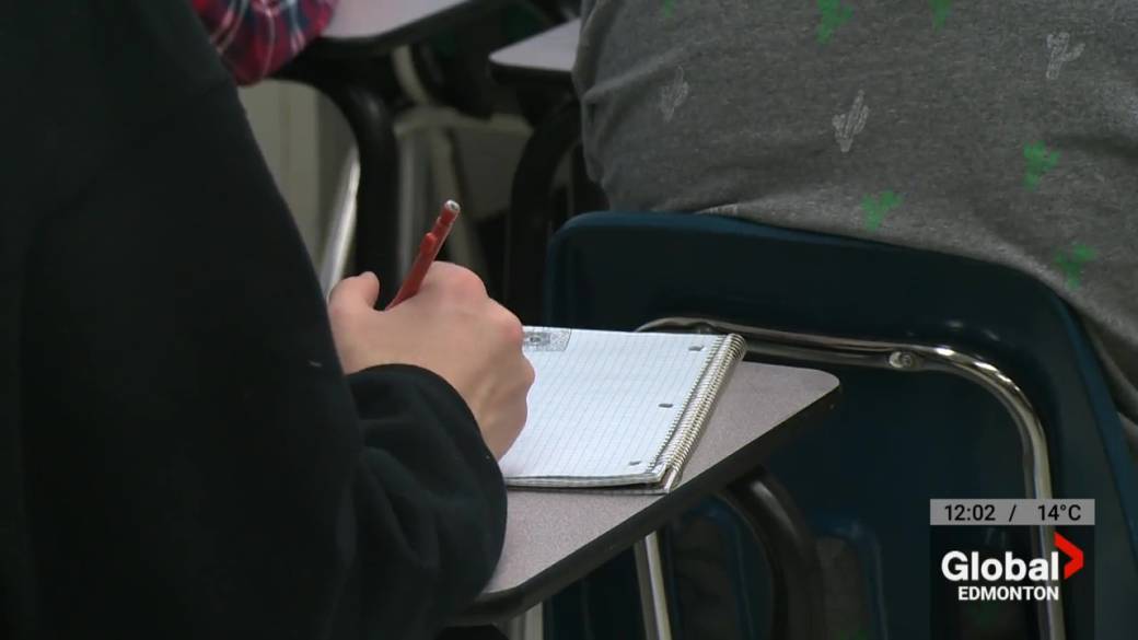 Click to play video: '9 More Mental Health Classrooms Open in Alberta Schools'